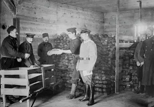 Prisoners Of War Prints: Giving Bread to British prisoners, between 1914 and c1915. Creator: Bain News Service