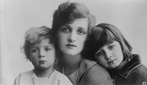 Gladys Cooper Prints: Gladys Cooper, between c1915 and c1920. Creator: Bain News Service