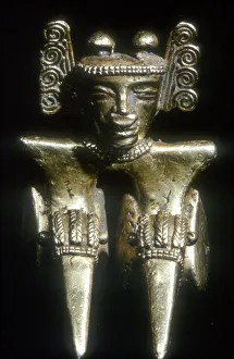 Gold Pre-Columbian seated figure, Quimbaya, Colombia, pre 14th-15th century