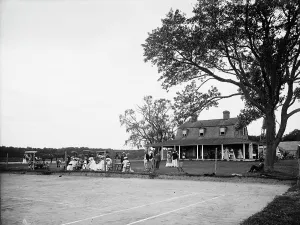 Club House Prints: Golf club, Manhanset House, Shelter Island, N.Y. between 1900 and 1905. Creator: Unknown