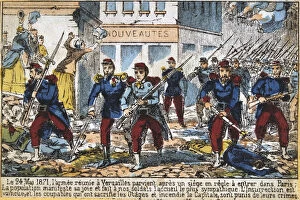 Images Dated 20th September 2005: Government soldiers advancing into Paris to suppress the Commune, 24th May 1871