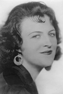 Images Dated 12th June 2008: Gracie Fields (1898-1979), English singer and comedienne, c1920s
