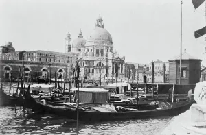 Santa Salute Prints: The Grand Canal and Santa Maria della Salute