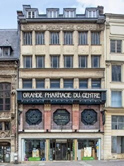 Alan John Ainsworth Gallery: Grande Pharmacie du Centre, 29, place de la Cathedrale Pharmacie, Rouen, France, 2015