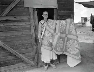 Craftswoman Prints: Grandmother from Oklahoma and her pieced quilt