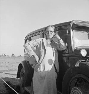 Grandmother Gallery: A grandmother from Oklahoma. She works in the California pea fields. Calipatria, California, 1939