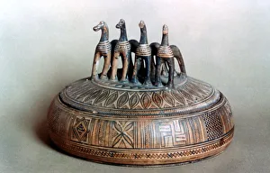 Greek pyxide, 9th-8th century BC