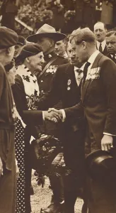 Daily Express Prints: Greeting a Canadian Mother, 1937