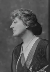 V Neck Prints: Griggs, Maitland, Mrs. portrait photograph, 1915. Creator: Arnold Genthe