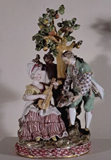 Group at the foot of an apple tree, Meissen porcelain, in this German city there's