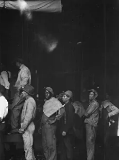Queuing Prints: Group of laborers, New Orleans or Charleston