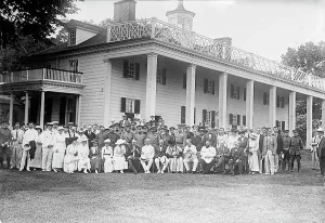 J Daniels Prints: Group at Mount Vernon, 1917. Creator: Harris & Ewing