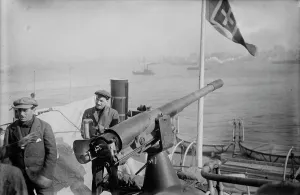 Gun on GIUSEPPE VERDI, between c1910 and c1920. Creator: Bain News Service