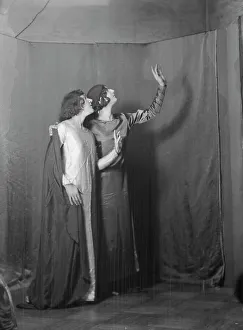 Guthrie Prints: Guthrie dancers, between 1924 and 1929. Creator: Arnold Genthe