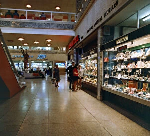 Jewellers Shop Collection: H Samuels jewellers in the new Arndale Centre, Doncaster, South Yorkshire, 1969