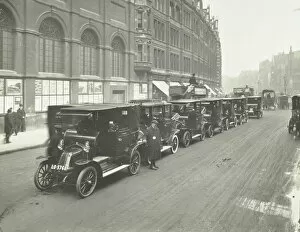Cabbie Gallery: Hackney carriages and drivers at a taxi rank, Bishopsgate, London, 1912