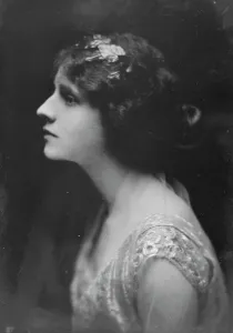 Sleeveless Prints: Hagemeyer, M.E. Scott, Miss, portrait photograph, 1916 Mar. 15. Creator: Arnold Genthe