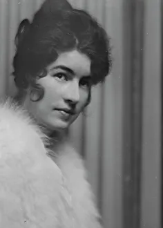 White Fur Prints: Hamilton, Helen, Miss, portrait photograph, ca. 1913. Creator: Arnold Genthe
