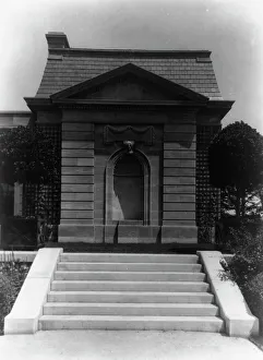 Hamilton Rice Home in Newport, Rhode Island, exterior view showing side of... between 1917 and 1927 Creator: Frances Benjamin Johnston