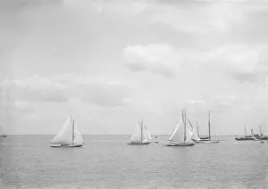 Handicap yacht race at Cowes. Creator: Kirk & Sons of Cowes