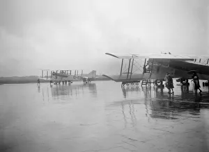 Tarmac Prints: Handley Page W10, Croydon Aerodrome, 25 April 1931. Artist: Bill Brunell