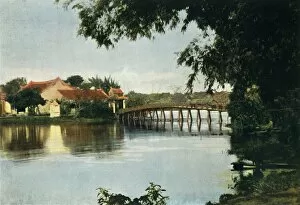Boulanger Collection: Hanoi. Le Petit Lac, (Hanoi. The Small Lake), 1900. Creator: Unknown