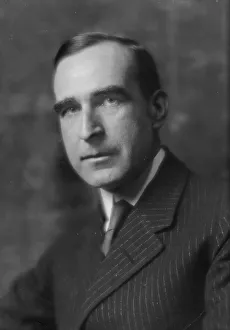 Pinstripe Prints: Hassan, Edward, portrait photograph, 1915 July 5. Creator: Arnold Genthe