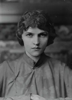 Hawley, Miss, portrait photograph, ca. 1915. Creator: Arnold Genthe