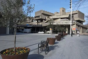 South Bank Prints: Hayward Gallery, South Bank, London, England, UK, 16 / 3 / 10. Creator: Ethel Davies