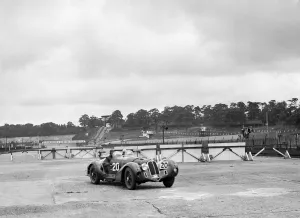 Chicane Gallery: HC Hunters Alfa Romeo driving through the chicane, JCC Members Day, Brooklands, 8 July 1939