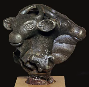 Head of a bronze sceptre
