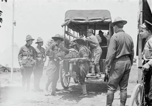 50th Anniversary Prints: Heat Prostrations - Gettysburg, 1913. Creator: Bain News Service