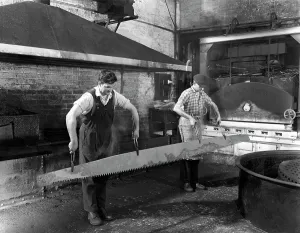 Steelworker Prints: Heat treating a two metre saw blade