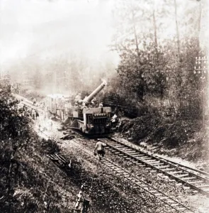 Howitzer Prints: Heavy artillery on railway track, c1914-c1918