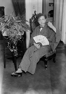 Eccentric Prints: Heifetz, 1917. Creator: Bain News Service