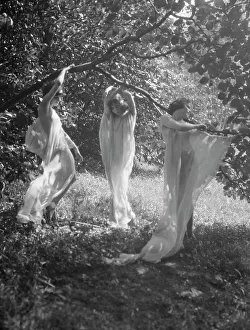 Helen Moeller and pupils, 1922 July 18. Creator: Arnold Genthe