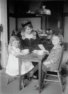 Bowls Prints: Helen Ware, between c1915 and c1920. Creator: Bain News Service