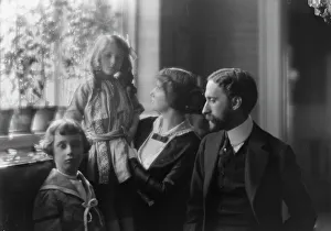 Hellman, George S. Mr. and family, portrait photograph, 1913. Creator: Arnold Genthe