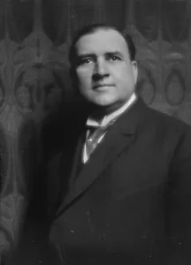 Optimism Prints: Henshaw, Mr. portrait photograph, 1913 Apr. 30. Creator: Arnold Genthe