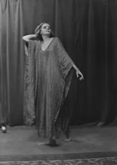 Arm Out Prints: Herundean, Helen, Miss, portrait photograph, 1916 Oct. 12. Creator: Arnold Genthe