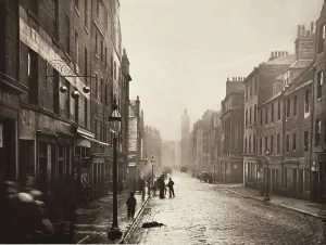 Tenement Prints: High Street From College Open (#4), Printed 1900. Creator: Thomas Annan
