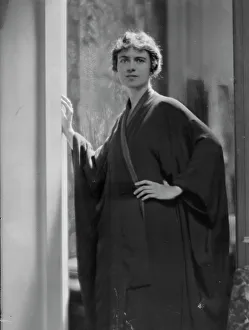Bathrobe Prints: Hill, Douglas, Miss, portrait photograph, 1916. Creator: Arnold Genthe