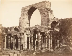 Delhi India Prints: Hindoo Pillars and Mahomedan Arch at the Qutub Minar, Delhi, 1858-61. Creator: Unknown
