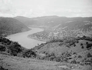 Hinton, W. Va. from west, between 1900 and 1920. Creator: Unknown