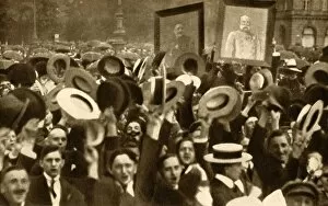 Placard Collection: Hoch the Kaiser! : cheering crowds in the streets, Berlin, Germany, 4 August 1914, (1933)
