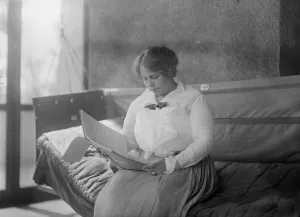 Score Prints: Holt, between c1915 and c1920. Creator: Bain News Service