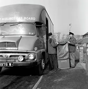 Delivery Man Prints: Home delivery of a cooker, Darfield, Barnsley, South Yorkshire, 1963