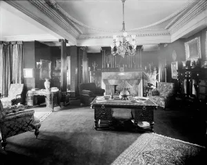 Home of Mrs. C.L. Stephens, 1123 Woodward Avenue, Detroit, Mich. between 1905 and 1915. Creator: Unknown