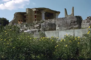 Minoan Gallery: The horns of consecration and the procession corridor at Knossos, 18th century BC