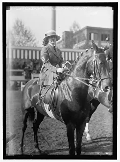Competitor Prints: Horse shows, Miss Alice Munn, between 1910 and 1917